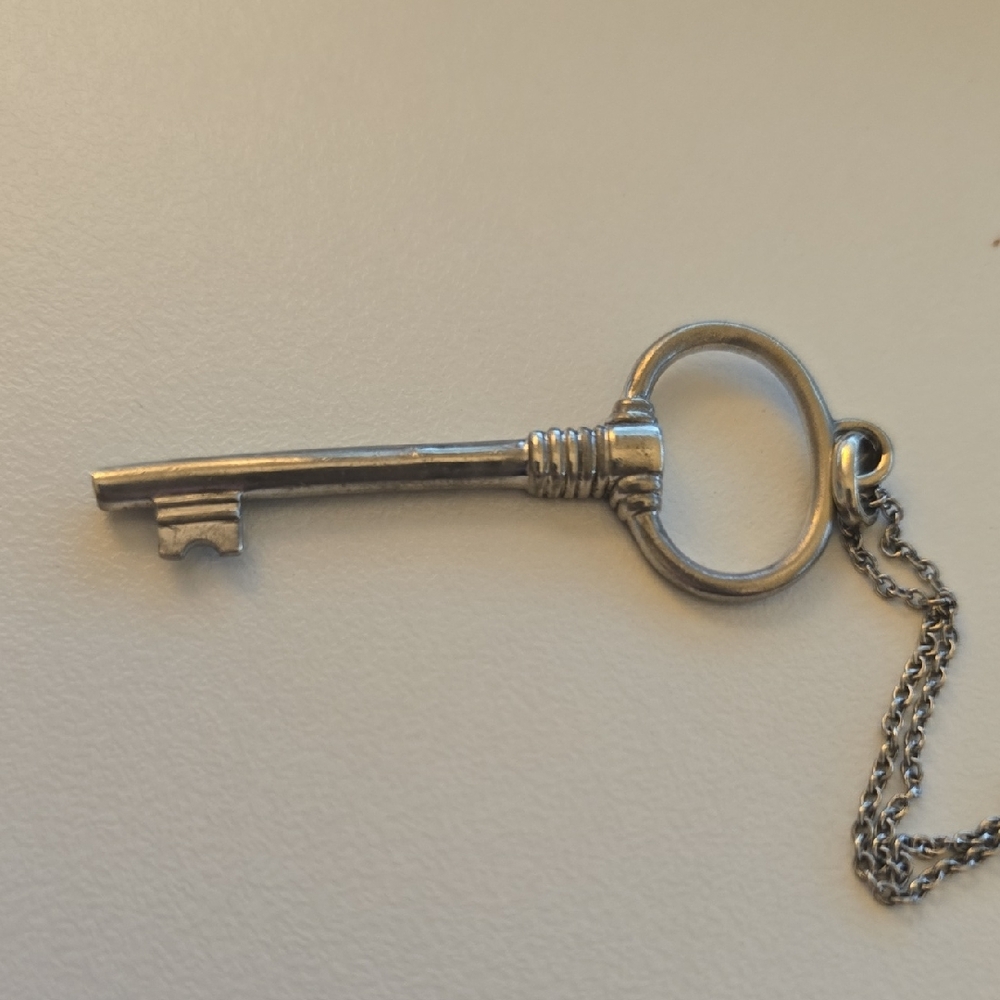 Sterlin Silver Key Pendant Necklace, 20" Chain